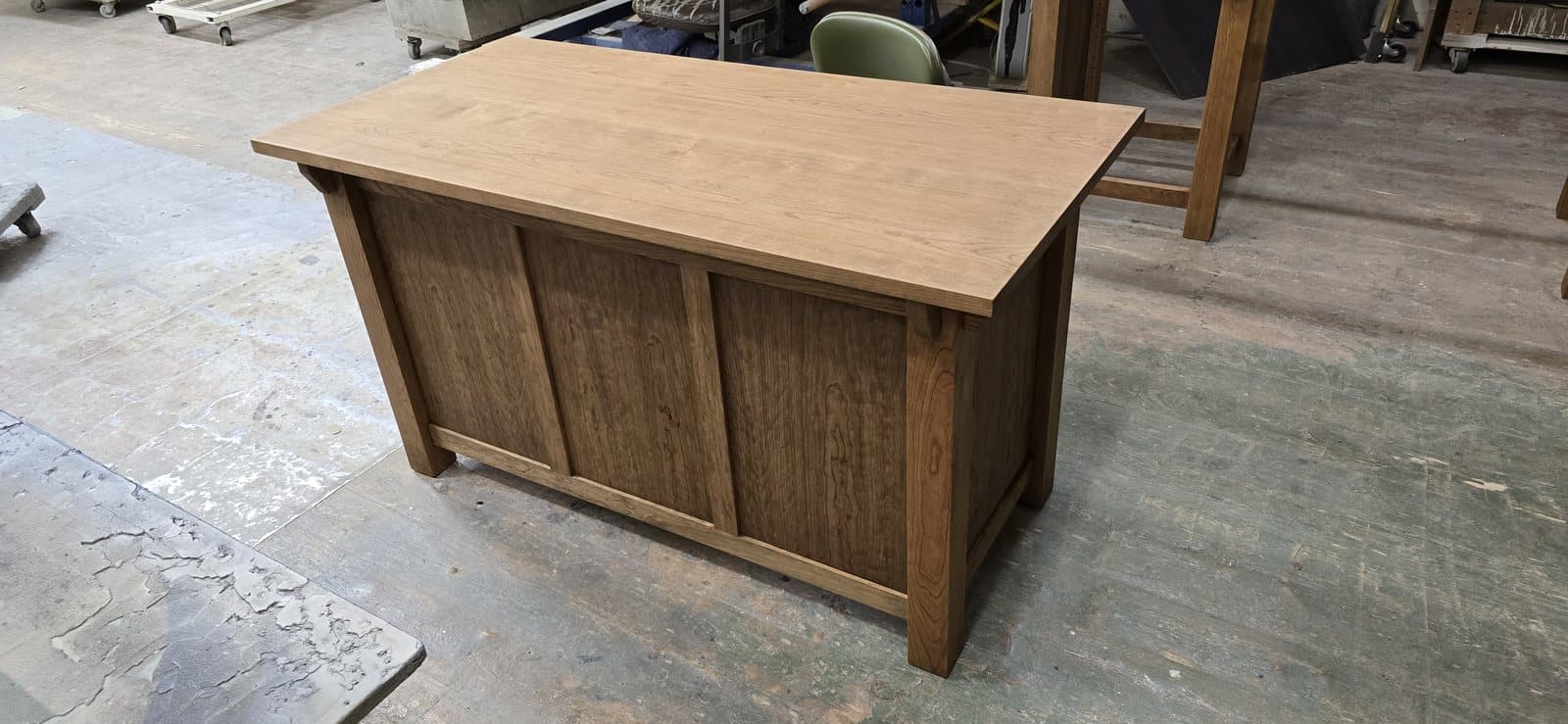 Paneled island work table