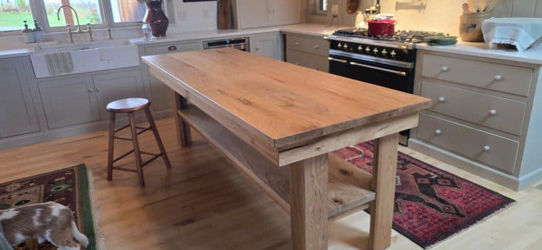 Oak island table